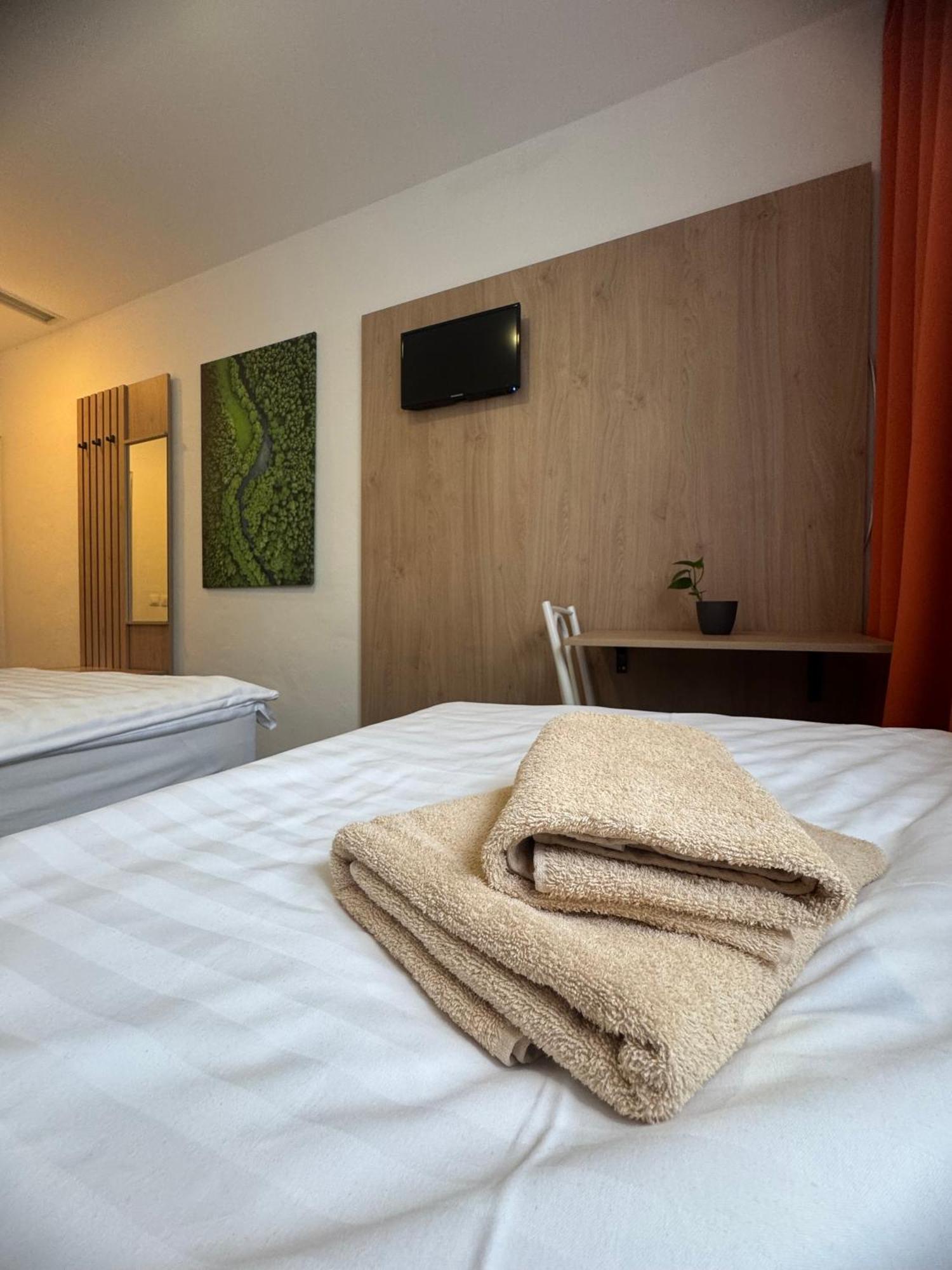 Hotel Remy บราติสลาวา ภายนอก รูปภาพ