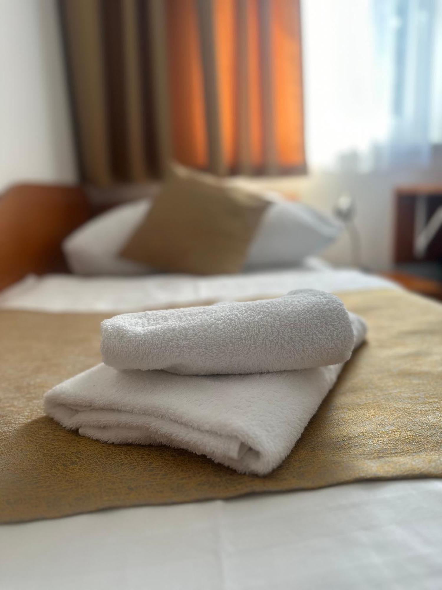 Hotel Remy บราติสลาวา ภายนอก รูปภาพ